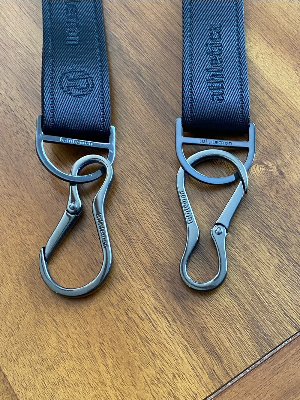 Lululemon Athletica Black Adjustable Strap with Gunmetal Clips - Picture 2 of 4